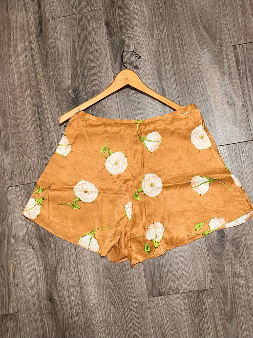 Mauve by Anthropologie Tan Floral High-Waist Satin Shorts - Picture 7 of 7